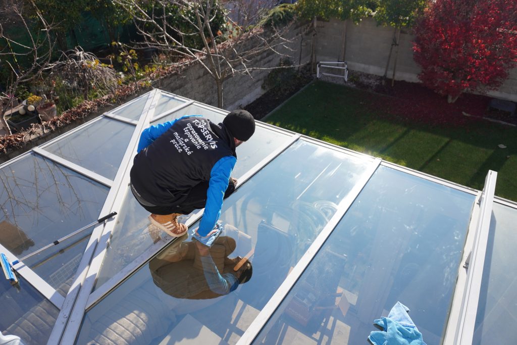 umývanie zimnej záhrady - Umývanie okien Ružinov - TOPSERVIS